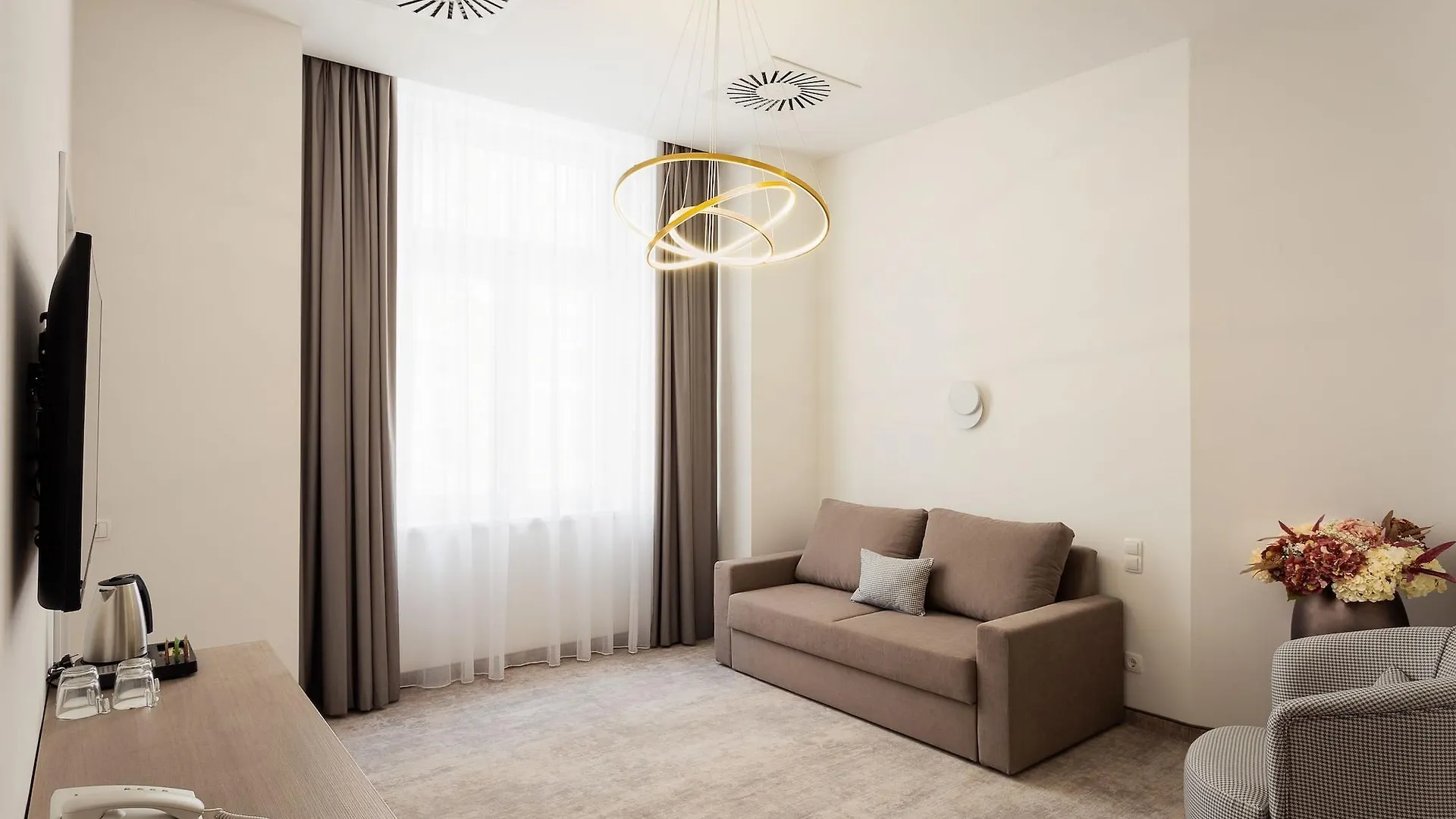 בודפשט Mera Hotel 4*,  הונגריה