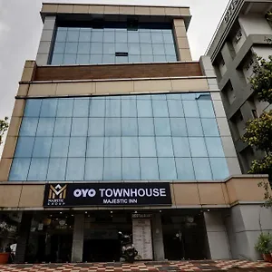 Oyo Townhouse 595 Majestic Hotel Kochi